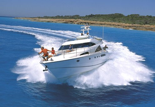 Boat Hire: Yacht Boat Hire