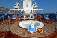 Christina O luxury yacht