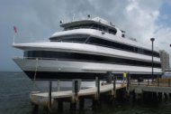 SOUTH BEACH WOMAN YACHT PRINCIPAL