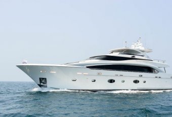 Luxury Motor Yachts Manufacturers