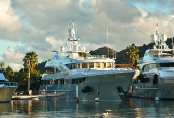 Yacht charter companies