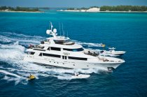 Yacht AMARULA sunlight into the Bahamas